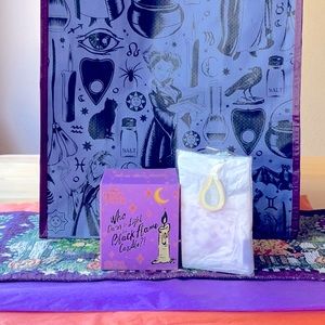🌜🕯🌛 HOCUS POCUS BLACK FLAME CANDLE & CANDLE CARD HOLDER BUNDLE 🌜🕯🌛 NWT